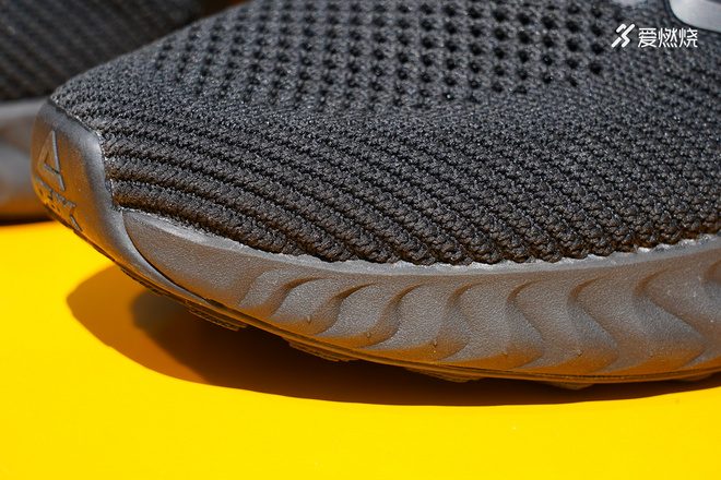 开箱 | 匹克态极1.0PLUS天择近距离视角观看