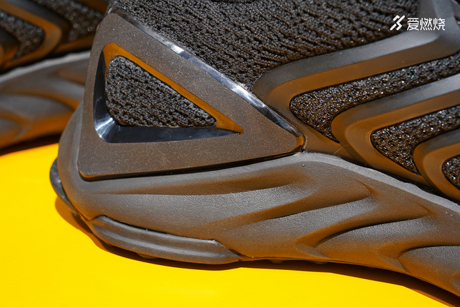 开箱 | 匹克态极1.0PLUS天择近距离视角观看