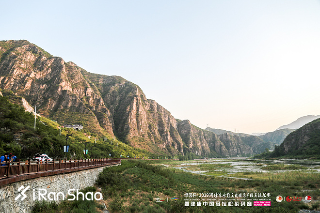 穿山越河，4500人“撒野”开跑