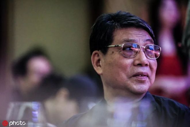 谢文骏，你怎么穿着刘翔的衣服？