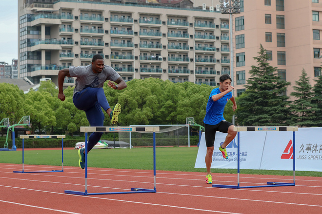 钻石联赛十周年 田径名将进校园