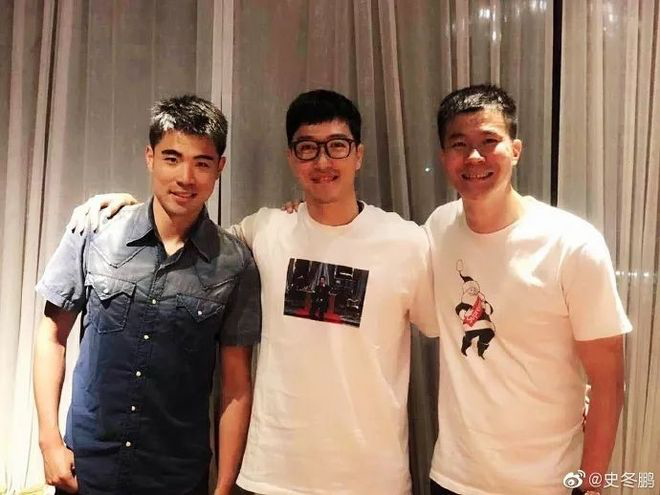 谢文骏，你怎么穿着刘翔的衣服？