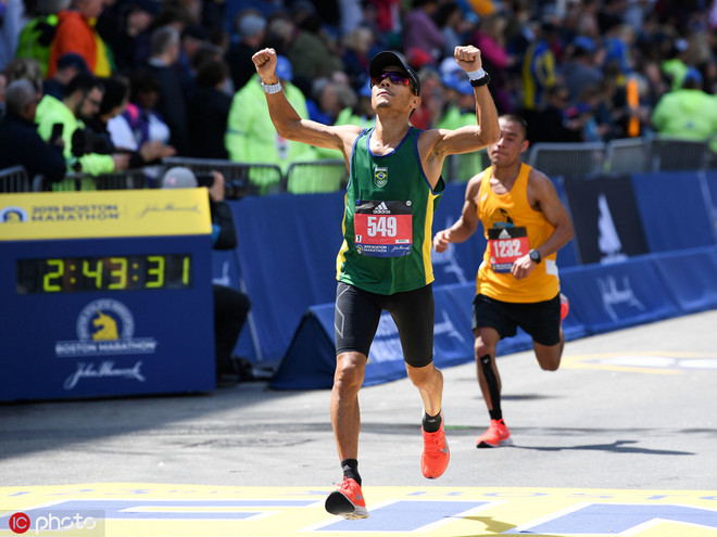 川内优辉十年恋爱马拉松跑进婚姻殿堂|跑圈十件事