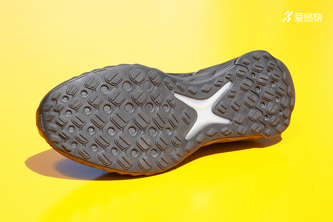 开箱 | 匹克态极1.0PLUS天择近距离视角观看