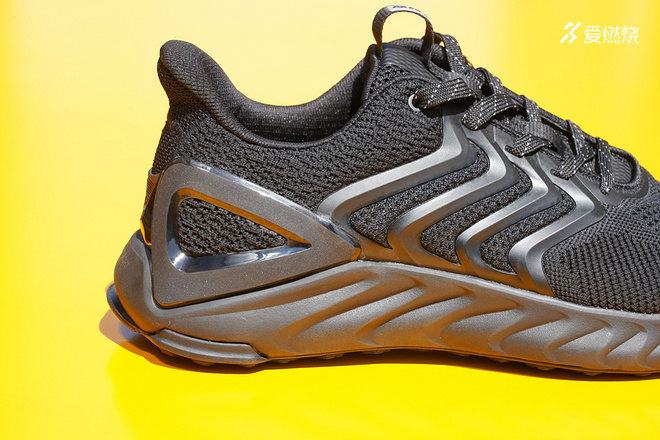 开箱 | 匹克态极1.0PLUS天择近距离视角观看