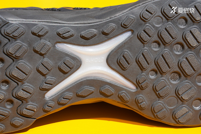 开箱 | 匹克态极1.0PLUS天择近距离视角观看