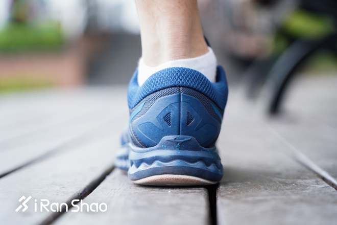 跑鞋| 指引方向的 MIZUNO WAVE POLARIS