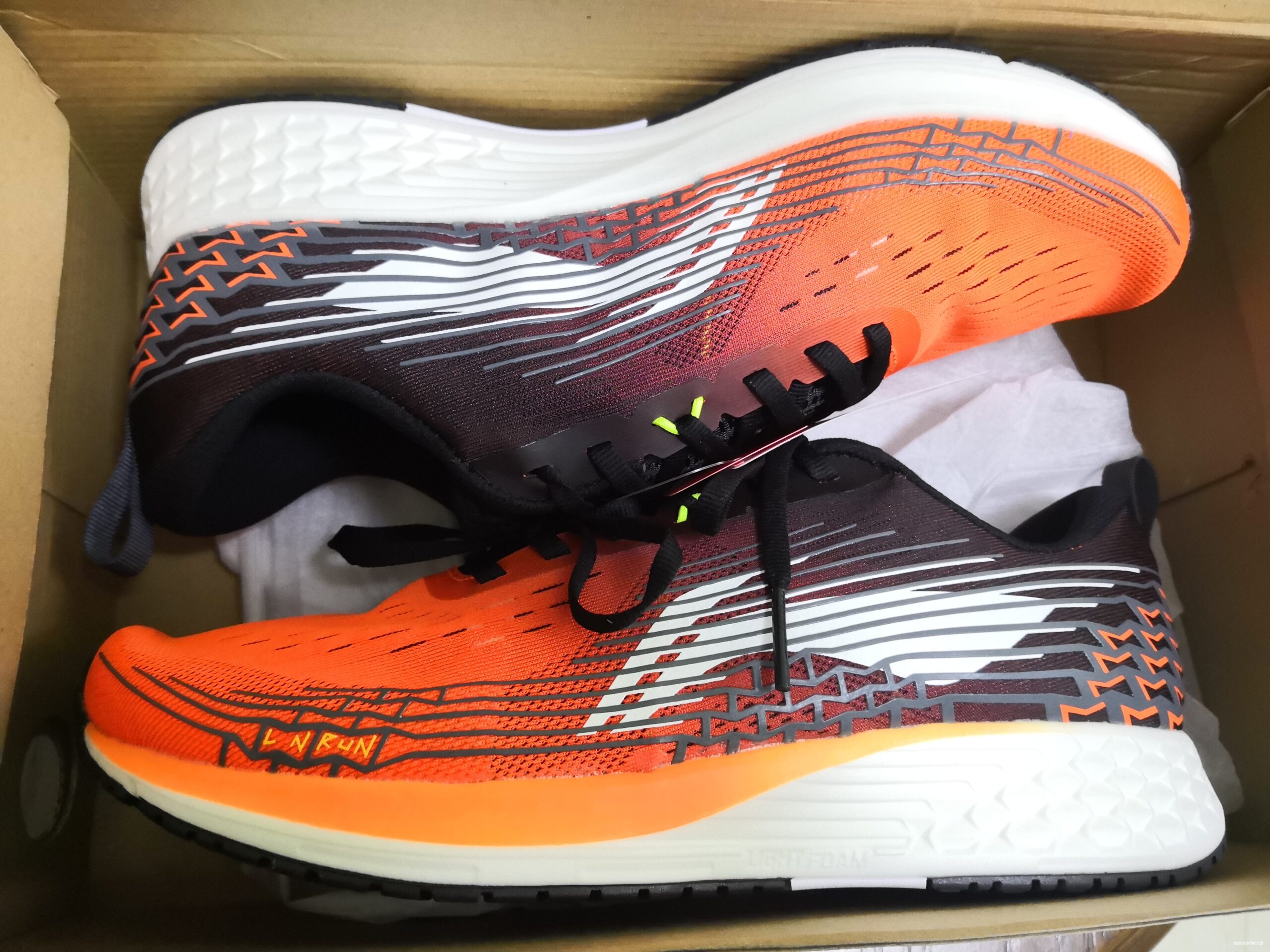 脱影而出，鞋中赤兔丨2019李宁赤兔四代跑鞋测评