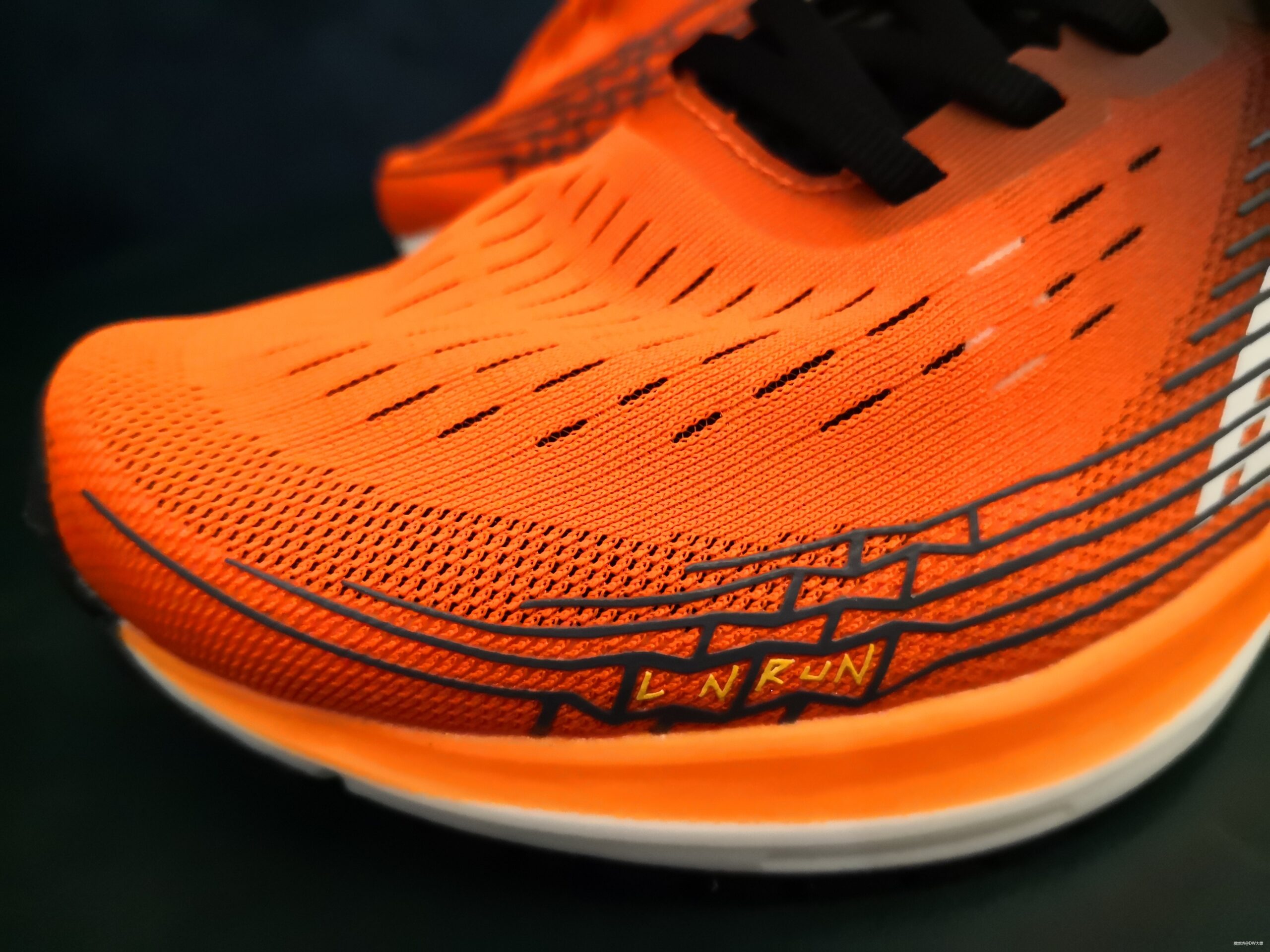 脱影而出，鞋中赤兔丨2019李宁赤兔四代跑鞋测评