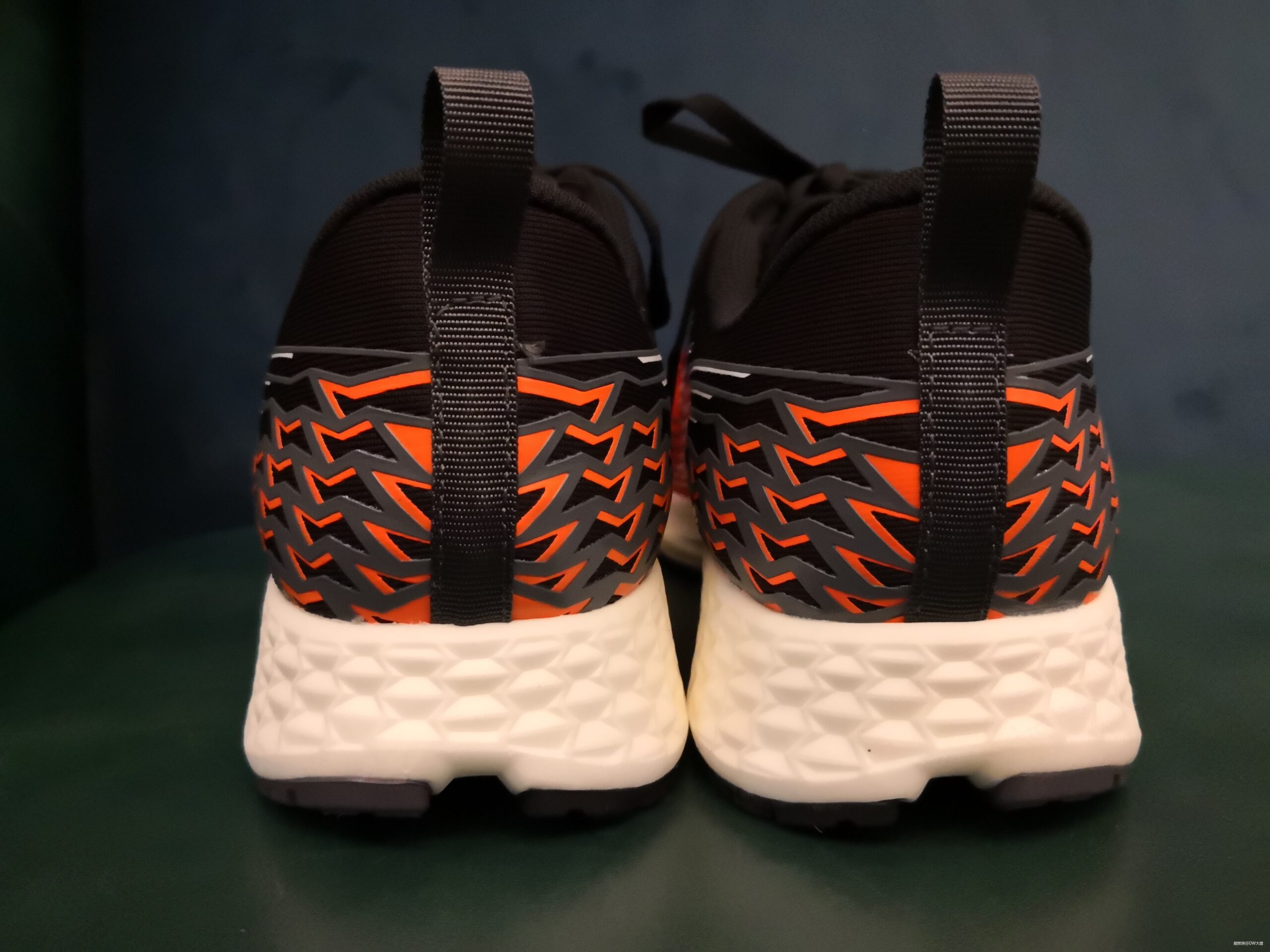 脱影而出，鞋中赤兔丨2019李宁赤兔四代跑鞋测评