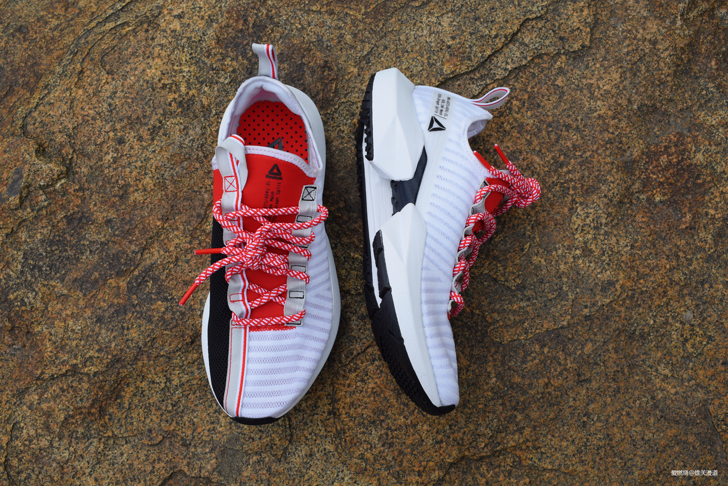 跑鞋潮鞋之间的无缝切换——Reebok Sole Fury跑鞋
