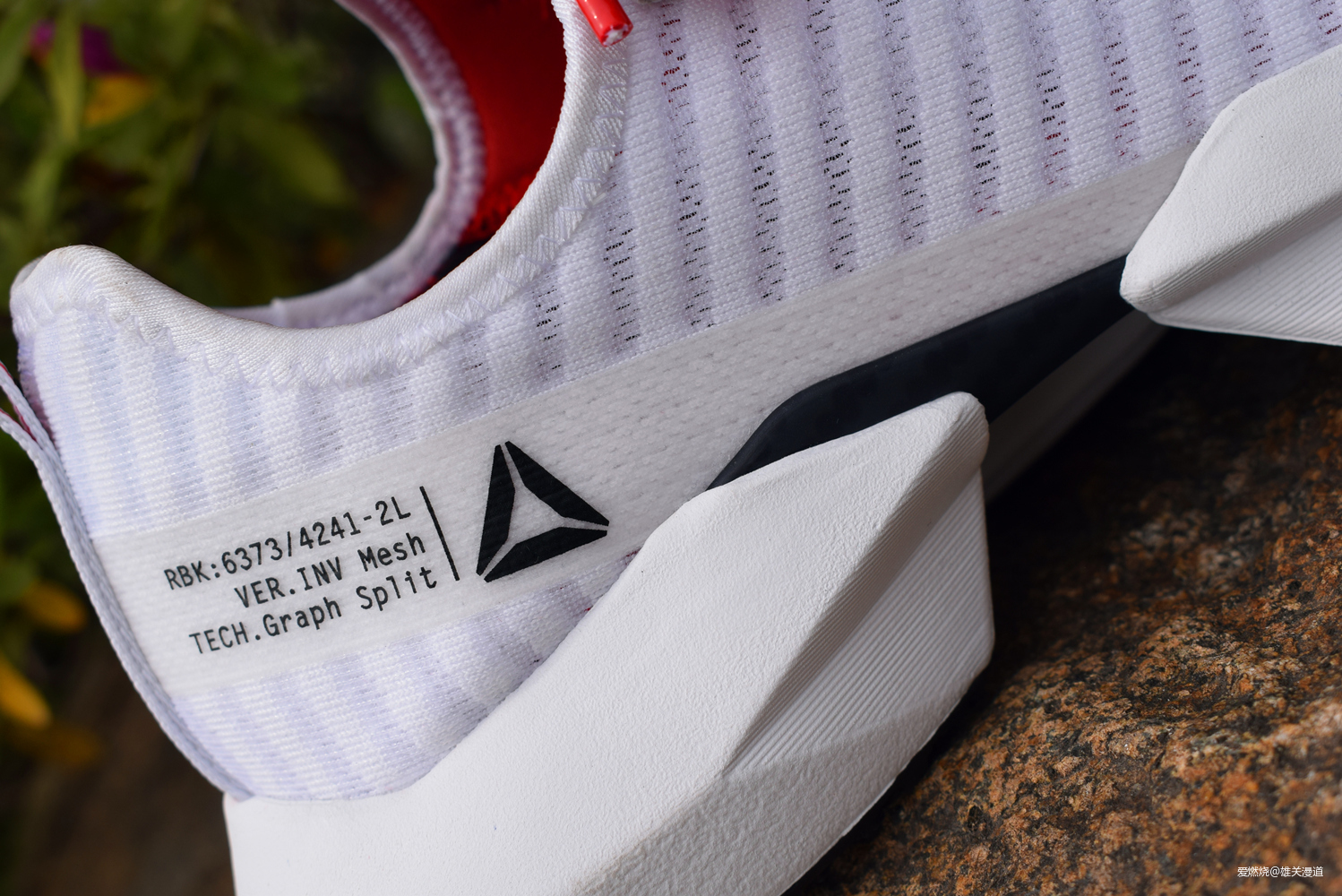 跑鞋潮鞋之间的无缝切换——Reebok Sole Fury跑鞋