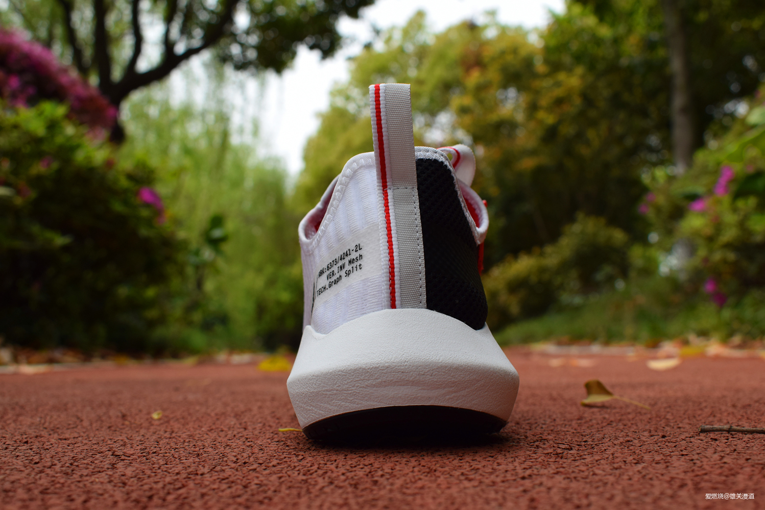 跑鞋潮鞋之间的无缝切换——Reebok Sole Fury跑鞋