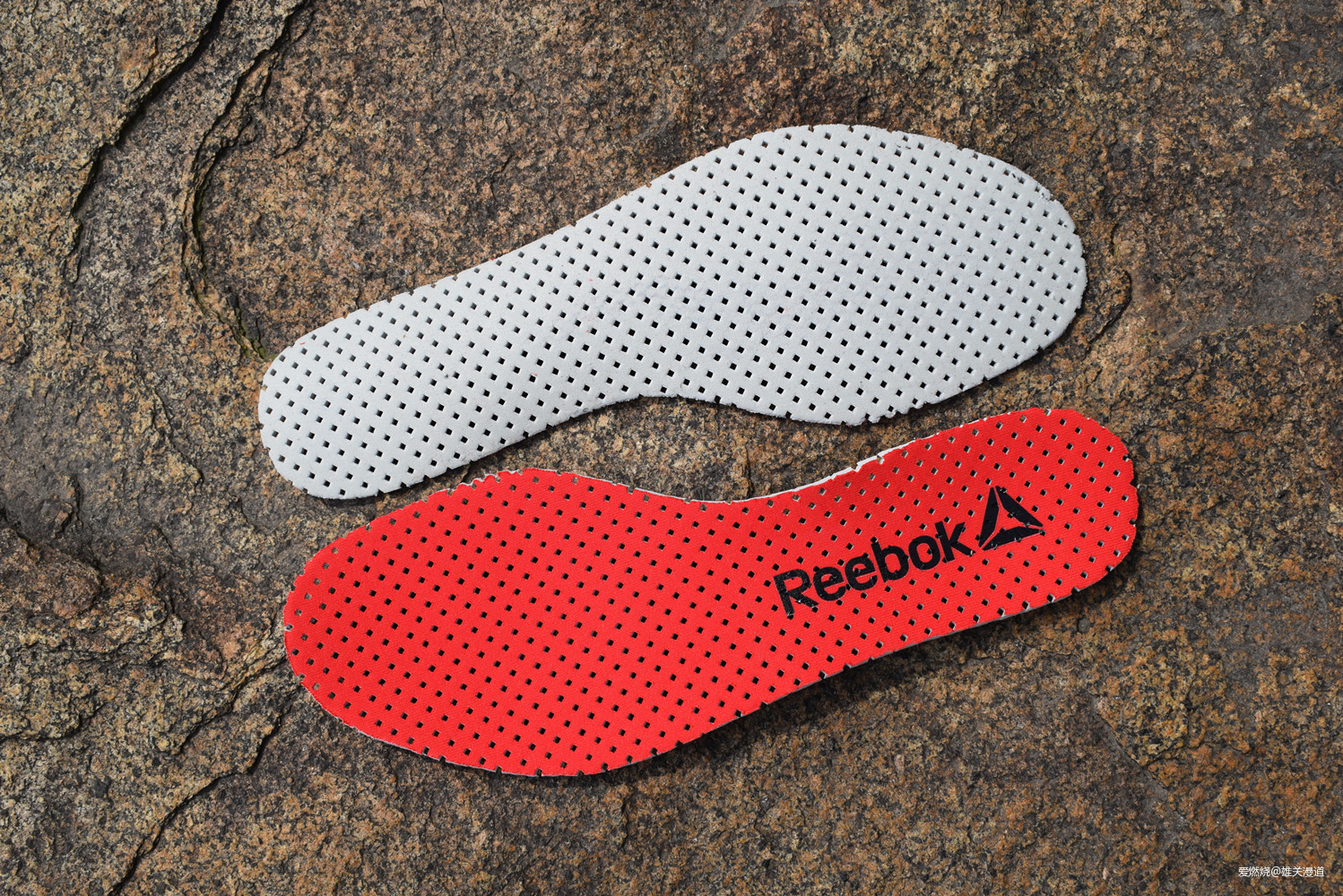跑鞋潮鞋之间的无缝切换——Reebok Sole Fury跑鞋