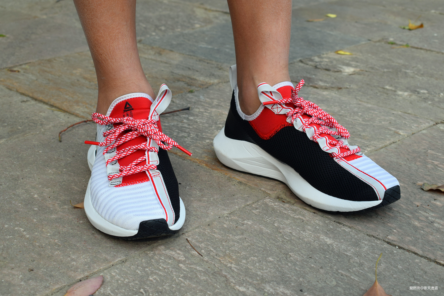 跑鞋潮鞋之间的无缝切换——Reebok Sole Fury跑鞋