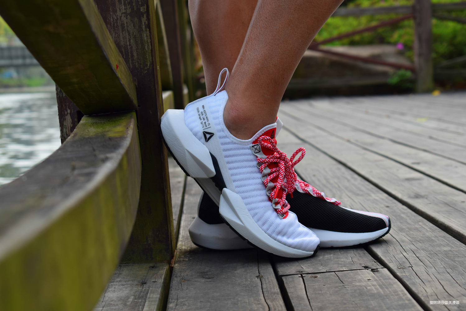 跑鞋潮鞋之间的无缝切换——Reebok Sole Fury跑鞋