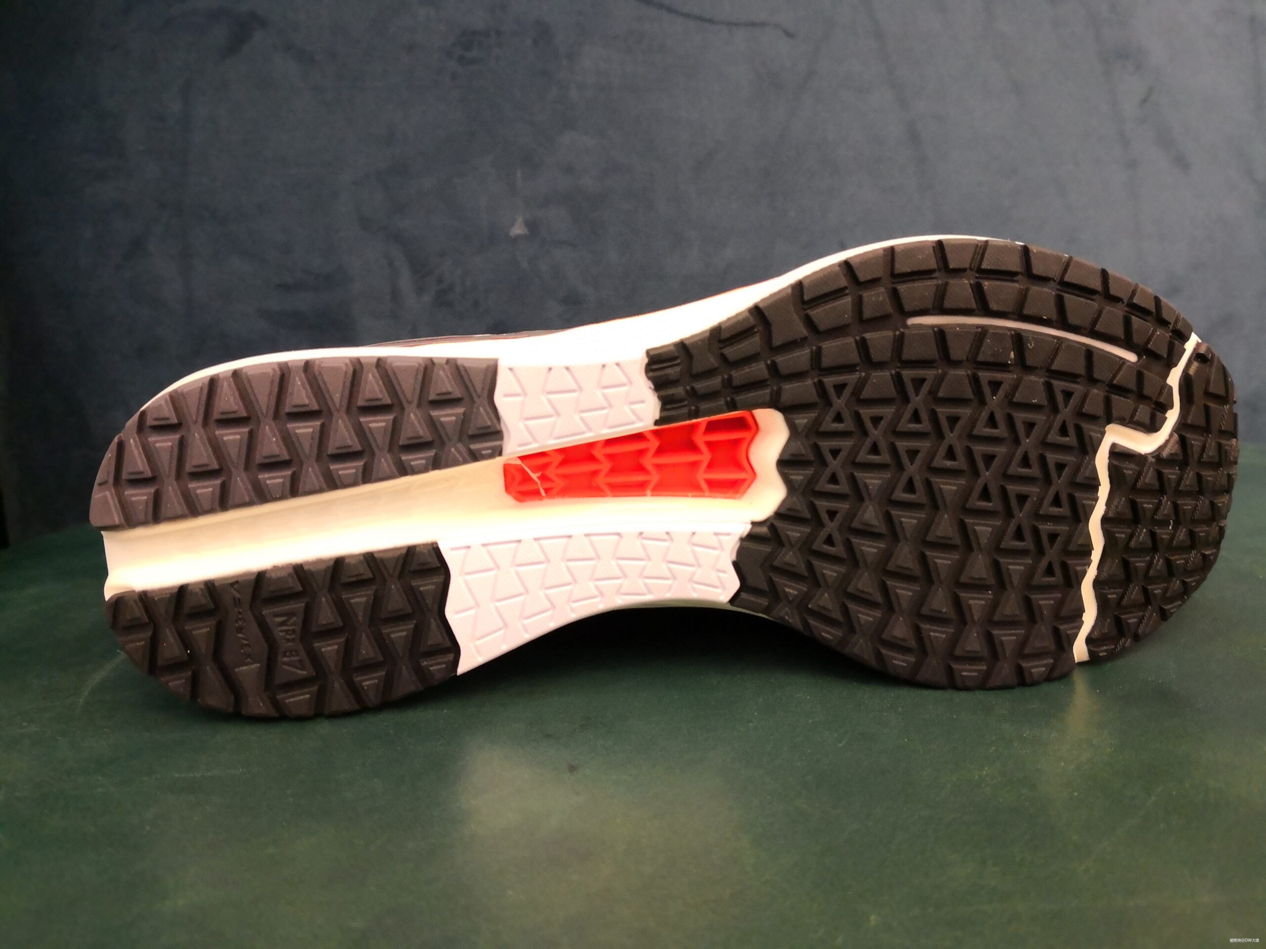 脱影而出，鞋中赤兔丨2019李宁赤兔四代跑鞋测评