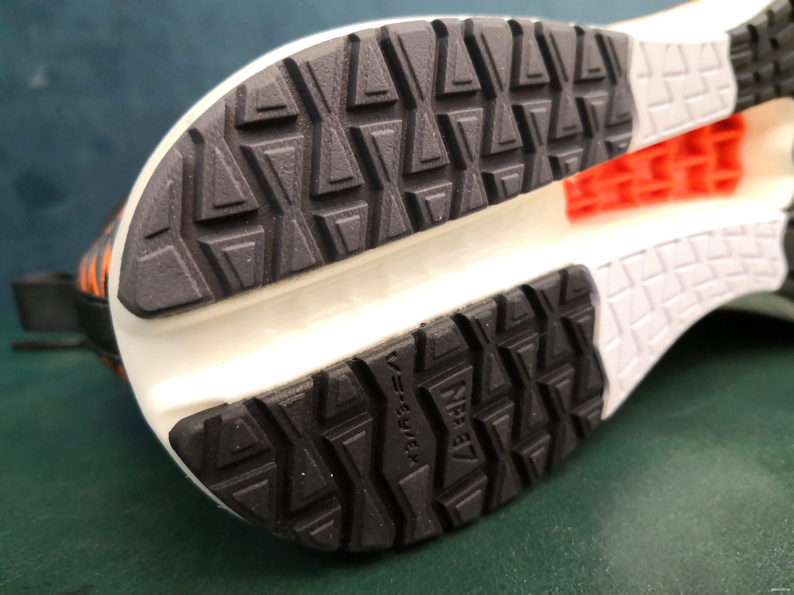 脱影而出，鞋中赤兔丨2019李宁赤兔四代跑鞋测评