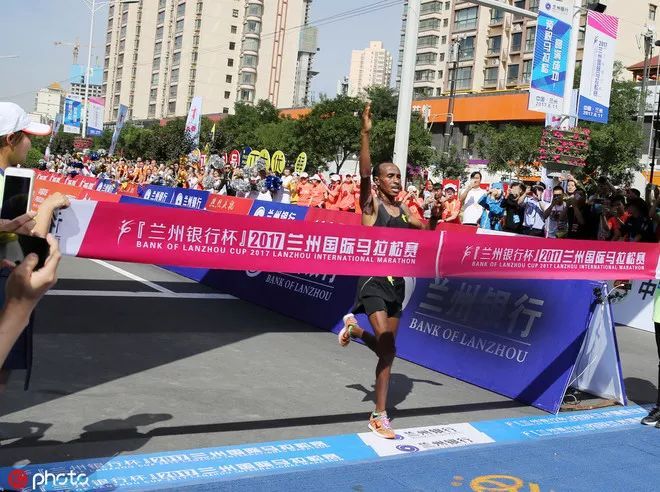 视频 | 奔跑一直在路上 2019兰州马拉松