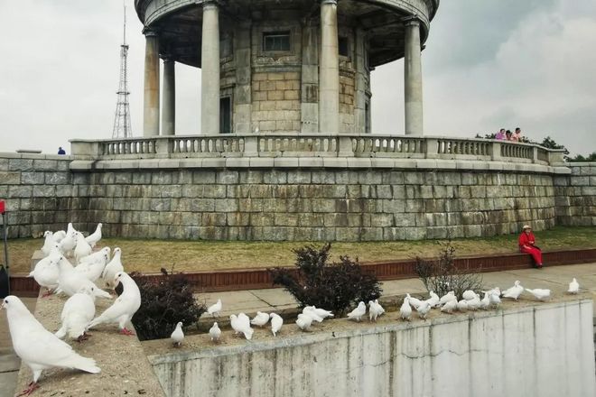 越过山丘，在大连