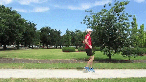 你跑步时左右协调吗？