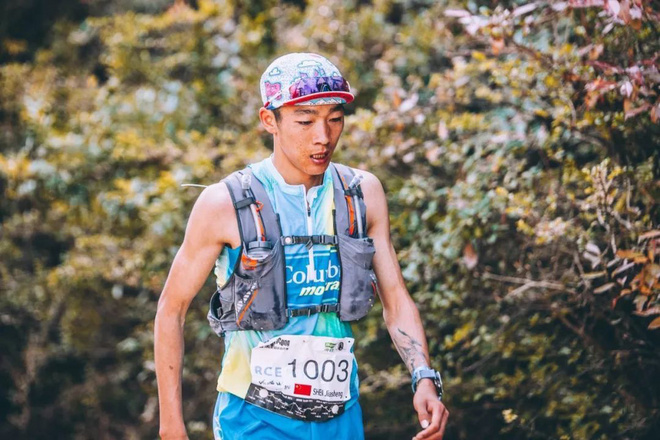 杨超越加入安德玛大家庭 | 跑圈十件事