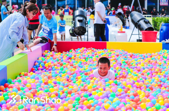 长城汽车智慧工厂半程马拉松开跑 “活力长城”激情狂欢