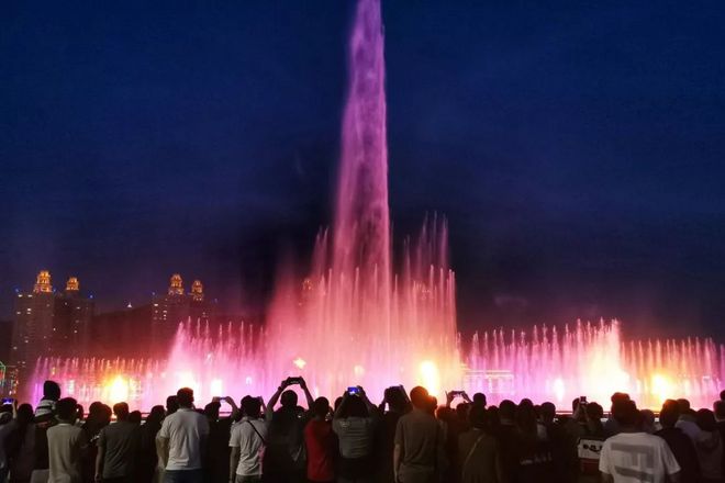 越过山丘，在大连