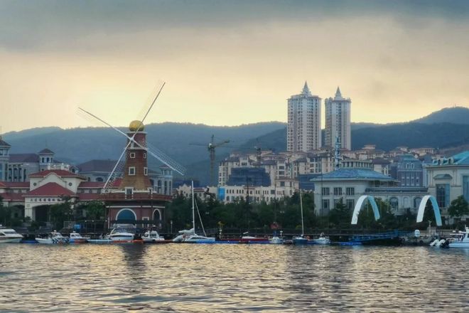 越过山丘，在大连