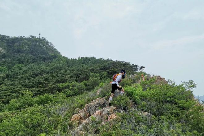 越过山丘，在大连