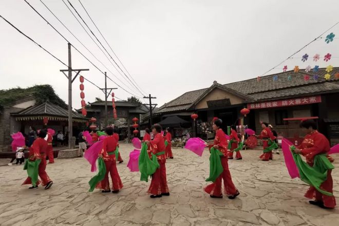 越过山丘，在大连