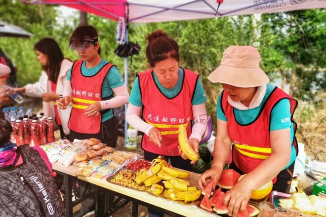 越过山丘，在大连