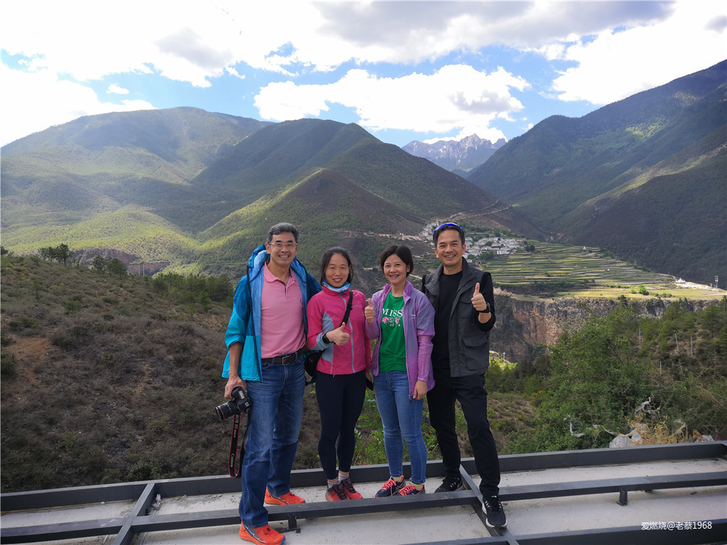 红衣穿越200里，依杖轻歌梅里行 高龄跑渣渣梅里MEM101流水赛记