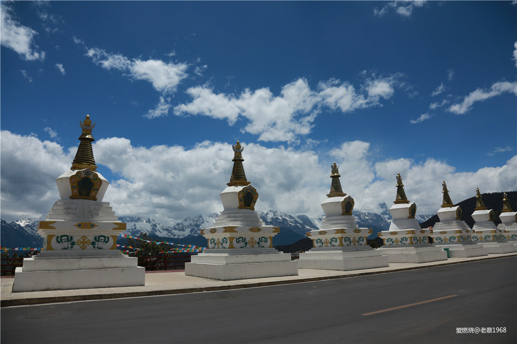 红衣穿越200里，依杖轻歌梅里行 高龄跑渣渣梅里MEM101流水赛记