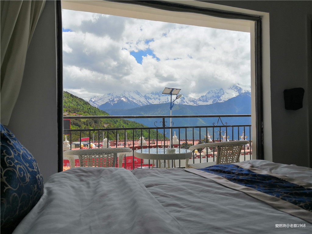 红衣穿越200里，依杖轻歌梅里行 高龄跑渣渣梅里MEM101流水赛记