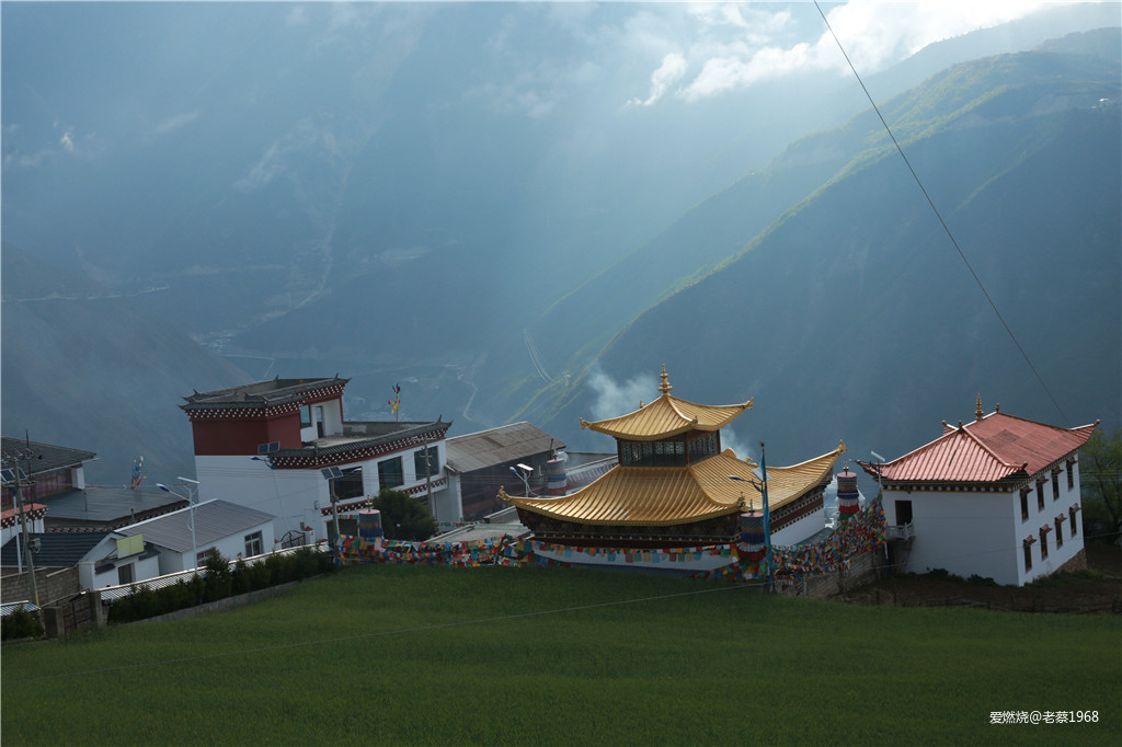 红衣穿越200里，依杖轻歌梅里行 高龄跑渣渣梅里MEM101流水赛记