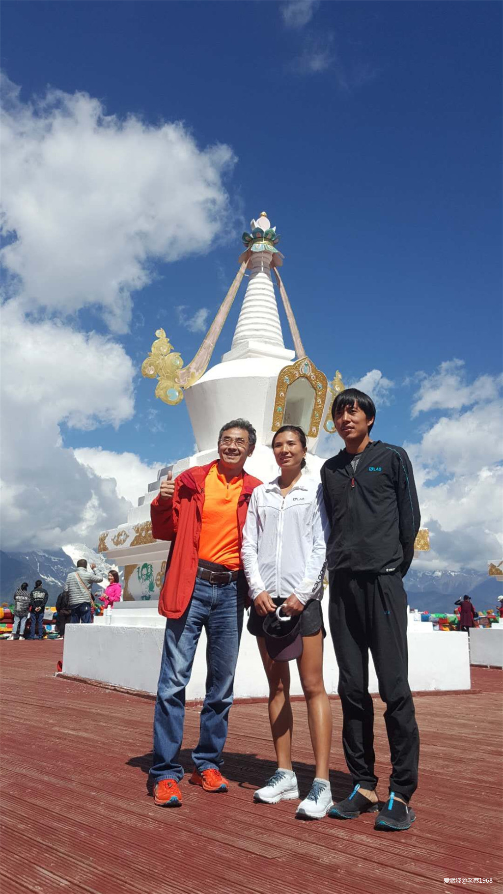 红衣穿越200里，依杖轻歌梅里行 高龄跑渣渣梅里MEM101流水赛记