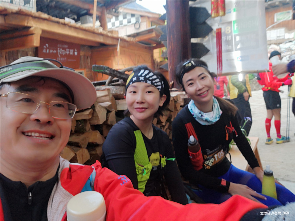 红衣穿越200里，依杖轻歌梅里行 高龄跑渣渣梅里MEM101流水赛记