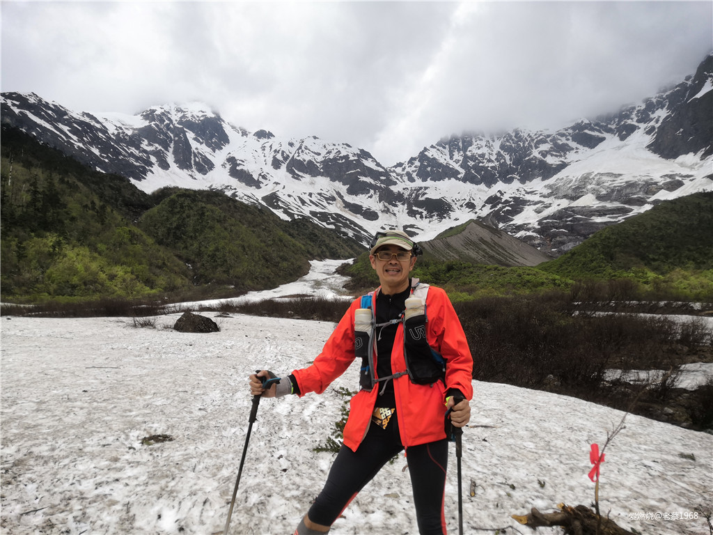 红衣穿越200里，依杖轻歌梅里行 高龄跑渣渣梅里MEM101流水赛记