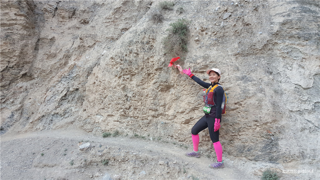 红衣穿越200里，依杖轻歌梅里行 高龄跑渣渣梅里MEM101流水赛记