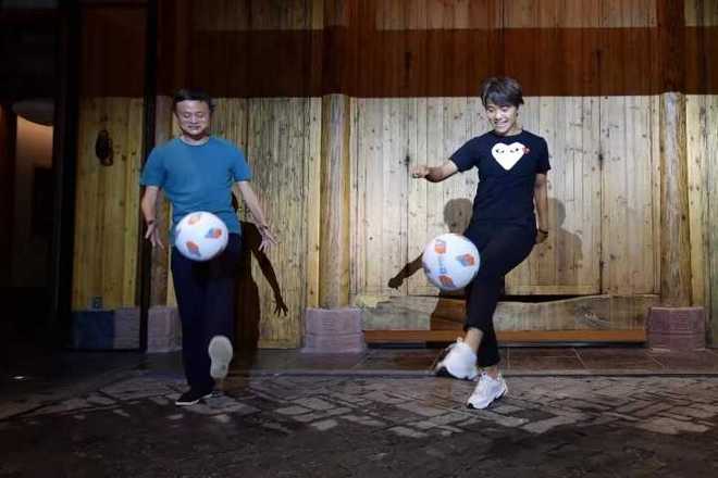 能量味的可乐还是可乐味的能量 | 跑圈十件事