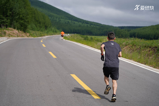 与adidasTERREX一起，越山向海