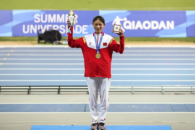 哈桑打破尘封23年1英里世界纪录 | 跑圈十件事