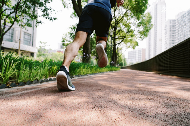 跑鞋 | 超级中底来袭 New Balance FuelCell Rebel评测