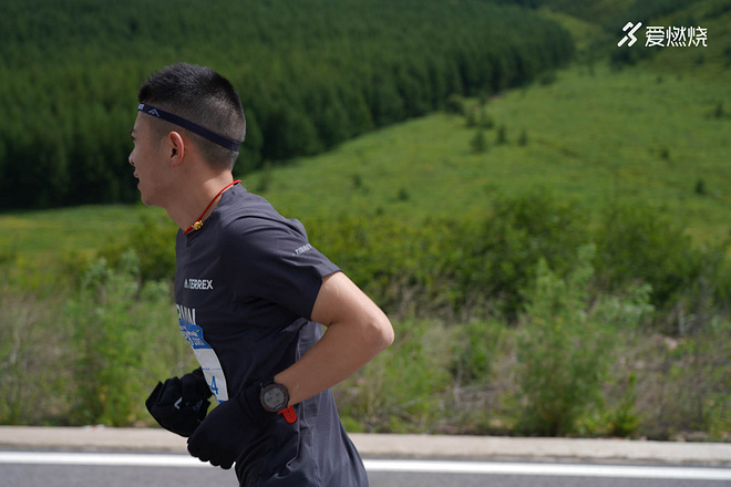 与adidasTERREX一起，越山向海