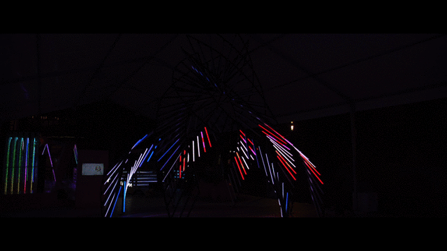 设计师运动服品牌 MAIA ACTIVE与纽约灯光艺术家James Clar共同演绎霓光运动美学