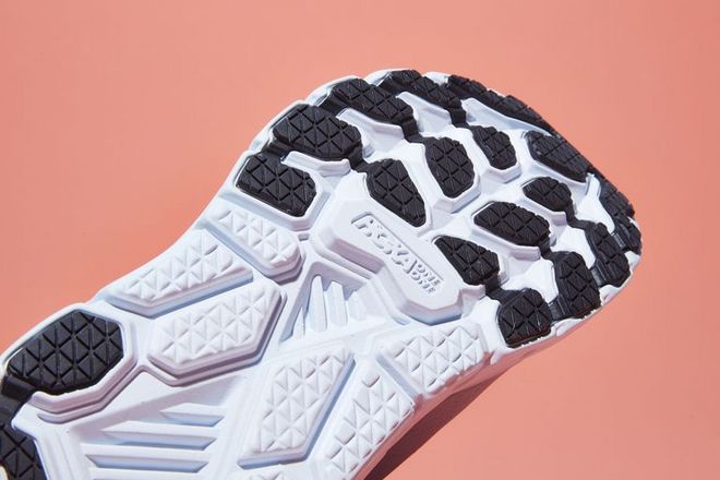 谢震业两百米破亚洲纪录 | 跑圈十件事