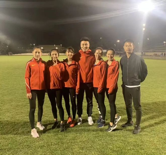 哈桑打破尘封23年1英里世界纪录 | 跑圈十件事