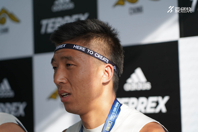 与adidasTERREX一起，越山向海