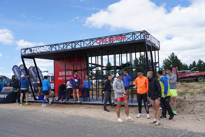 与adidasTERREX一起，越山向海